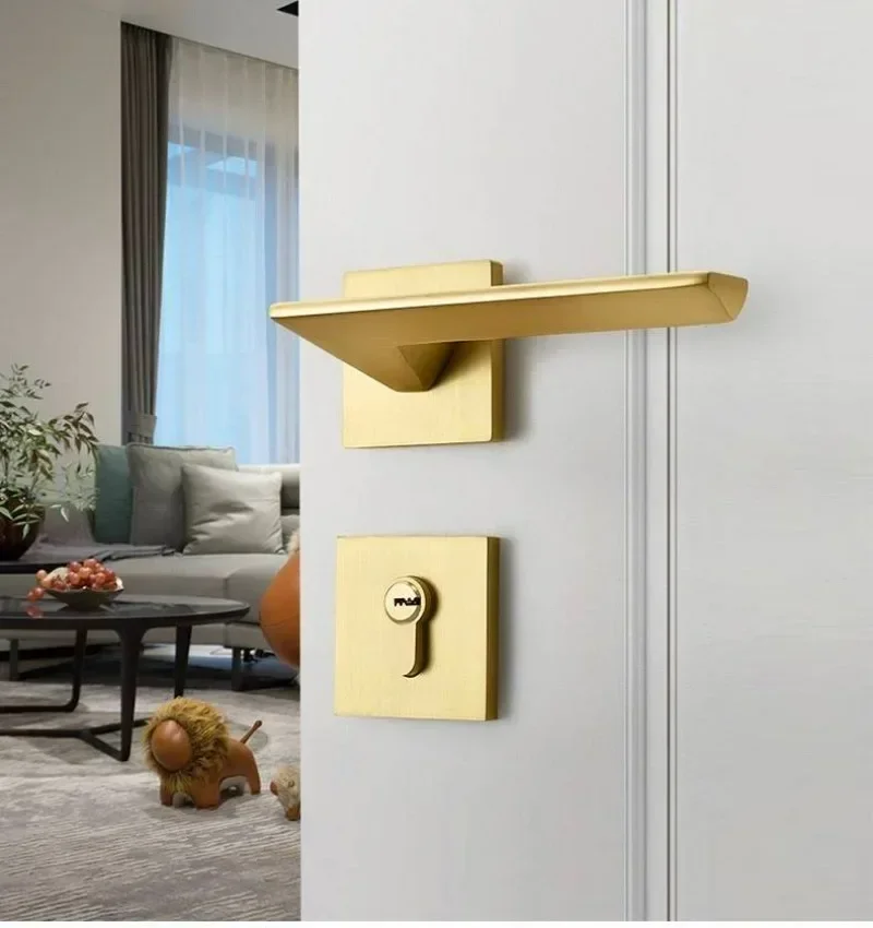 Home Security Doors - ชุดตัวล็อคประตูห้องนอน โลหะผสมสังกะสีสีทอง สำหรับประตูไม้ภายใน พร้อมมือจับ ล็อคประตูนิรภัยแบบเงียบ อุปกรณ์ฮาร์ดแวร์สำหรับบ้าน